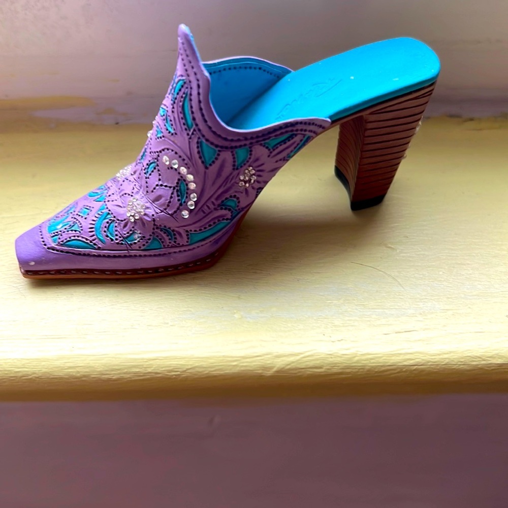 Just The Right Shoe- Lone Star Detailed Western High Heel Mule in EUC- by Raine